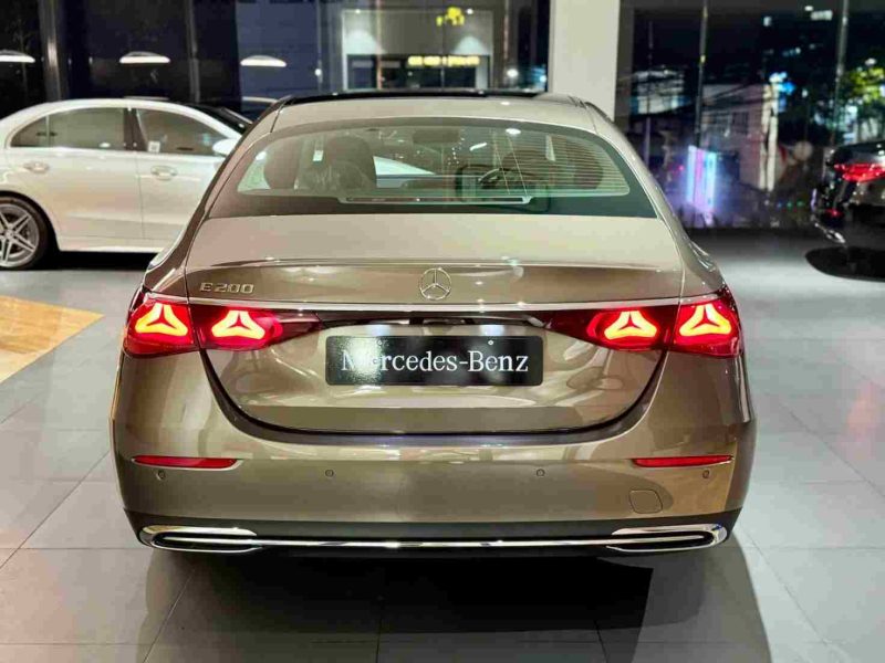 Promo Mercedes Benz E200 (3)